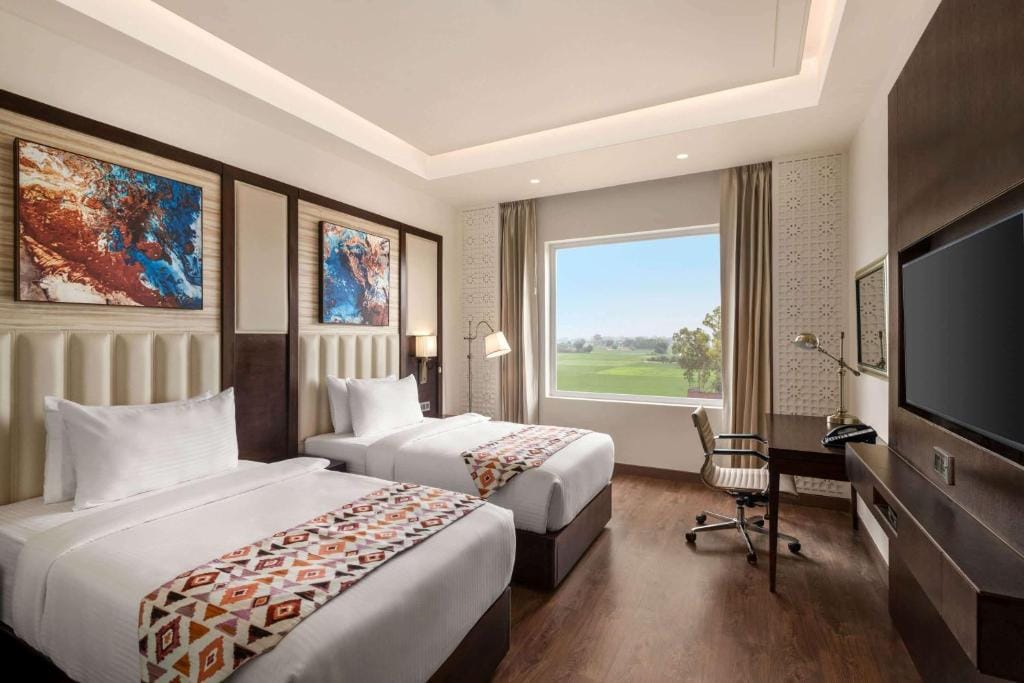 Twin Bed Room